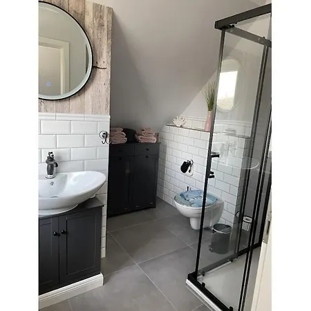 With 2 Bedrooms Σπίτι διακοπών *